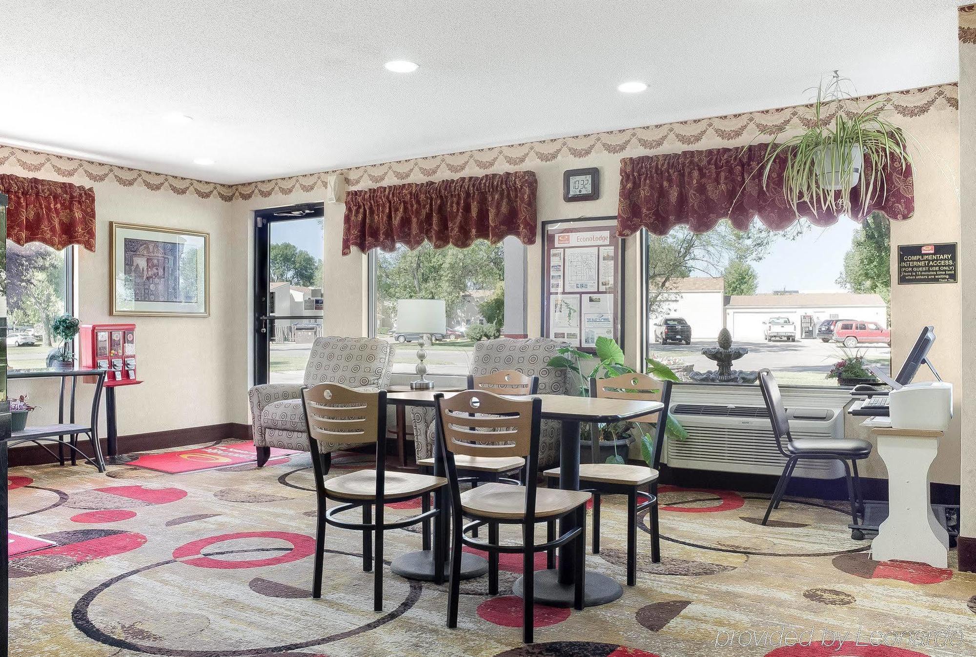 Econo Lodge Grand Forks Luaran gambar
