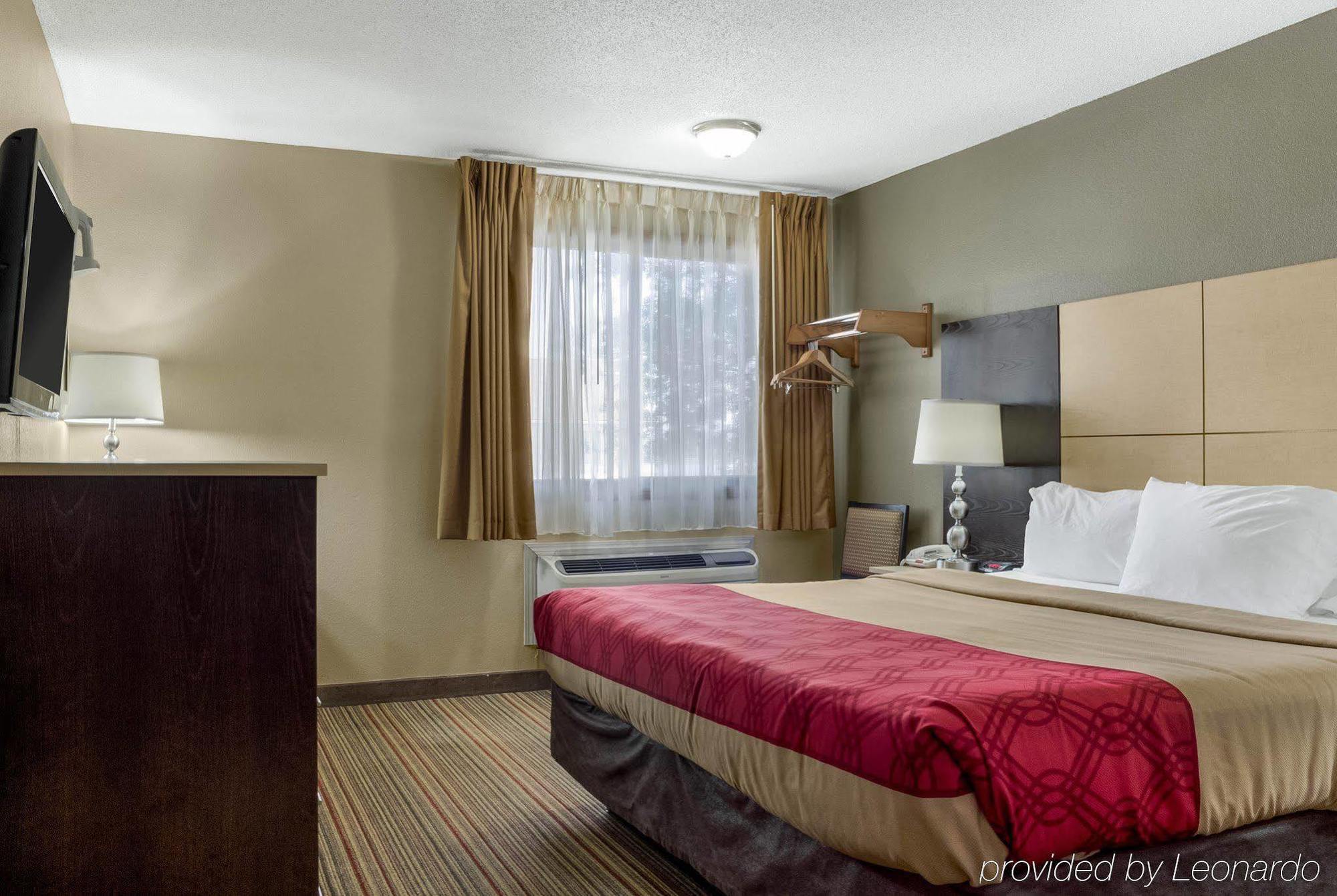 Econo Lodge Grand Forks Luaran gambar
