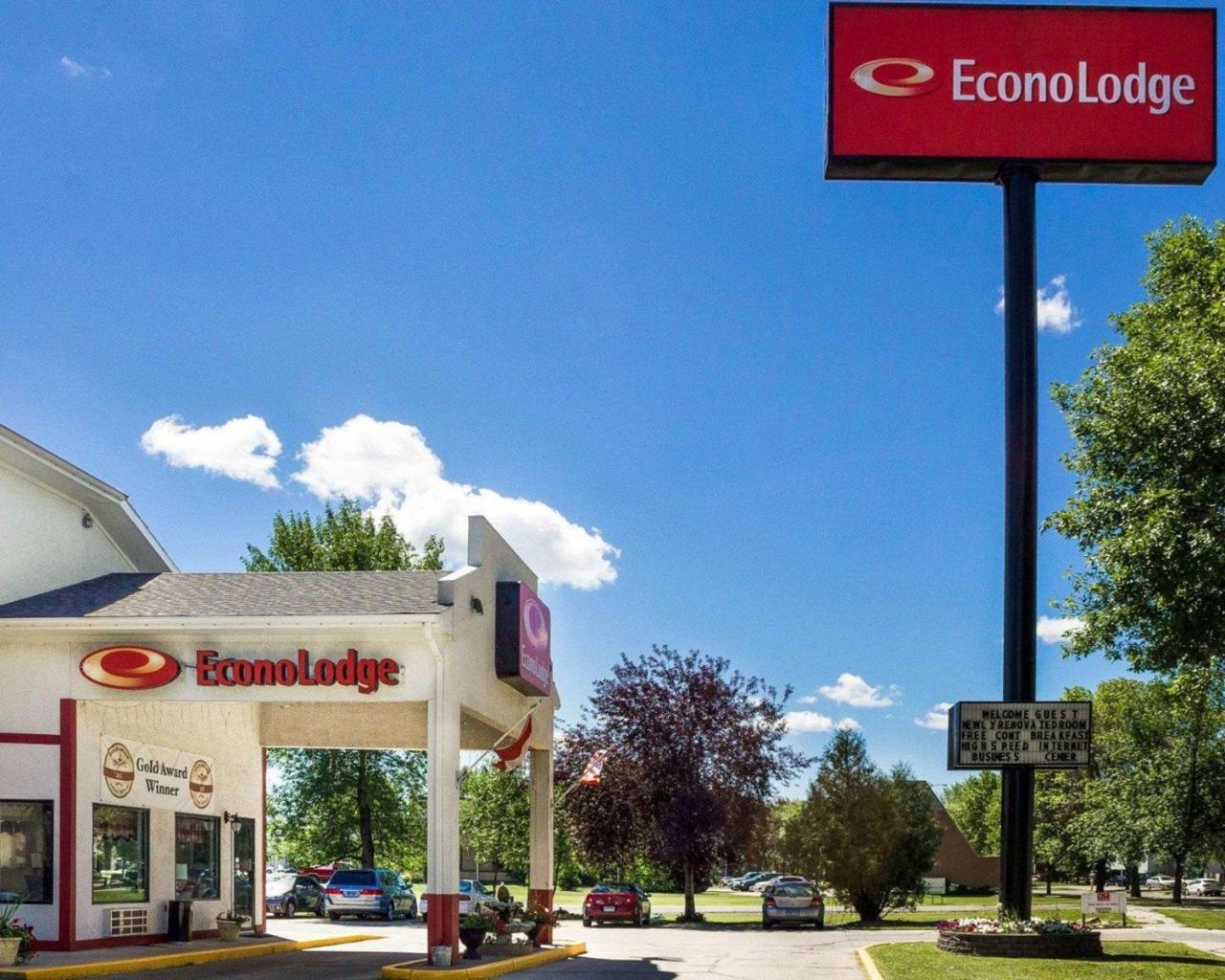 Econo Lodge Grand Forks Luaran gambar