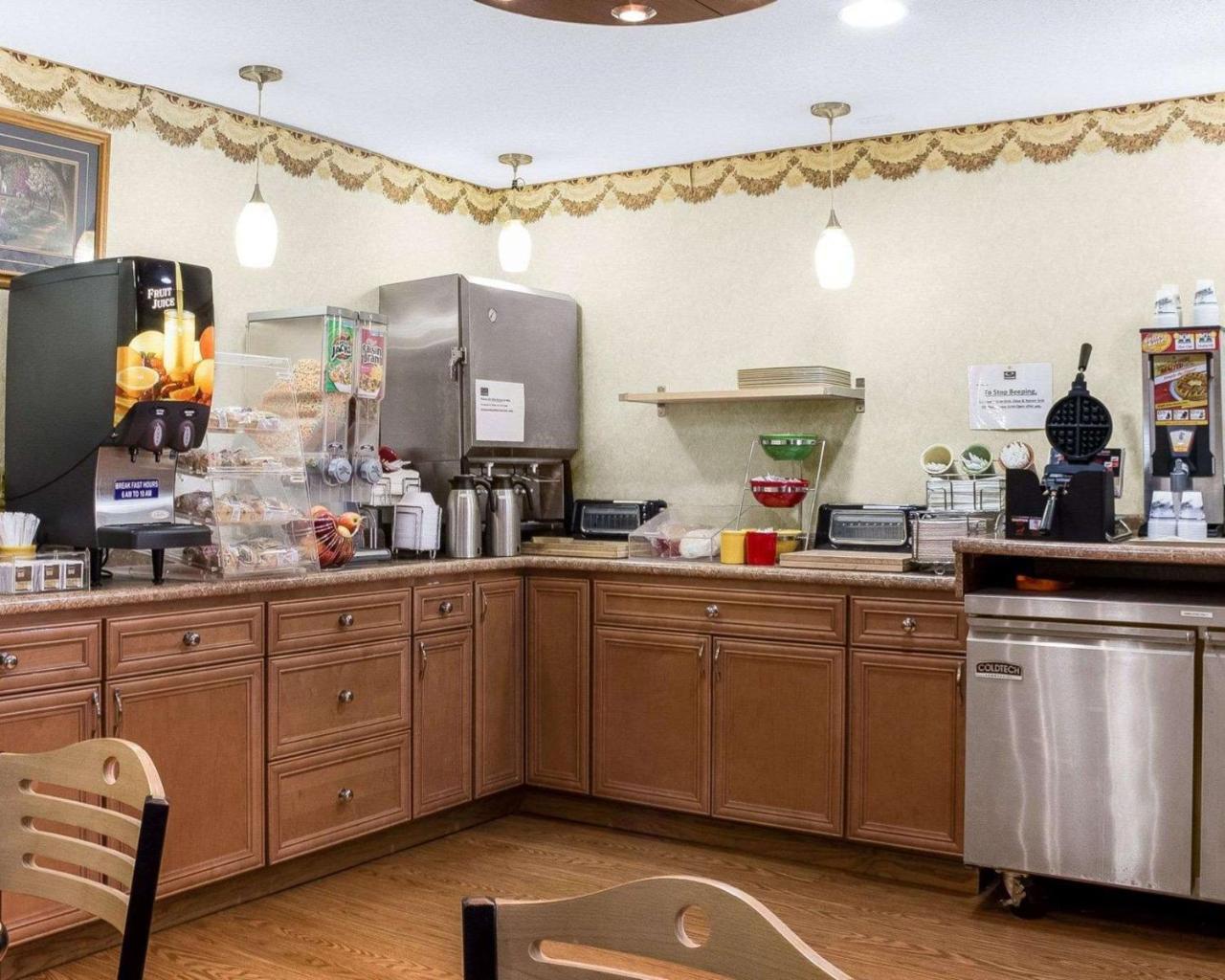 Econo Lodge Grand Forks Luaran gambar